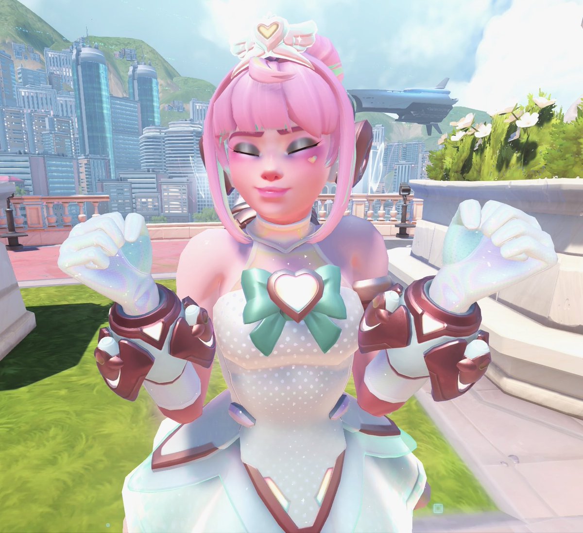 fleurslocket's tweet photo. her pink hair is so cute https://t.co/XAcfe1TvJX