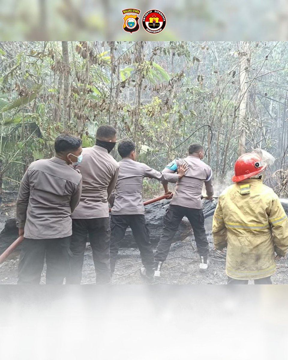 HaltengPolres's tweet photo. SINERGI TNI-POLRI DAN PEMDA HALTENG LAKSANAKAN KURVEI PASCAKEBAKARAN DI JALAN LINTAS WEDA–LELILEF, PEMADAMAN BARA API TERUS DILAKUKAN https://t.co/grM8yVWIKr