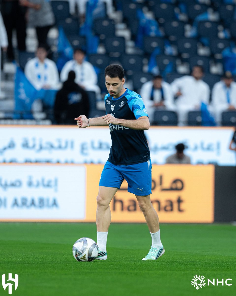 Alhilal_EN's tweet photo. Warming up 💪💙 https://t.co/4A7TxKVnj1