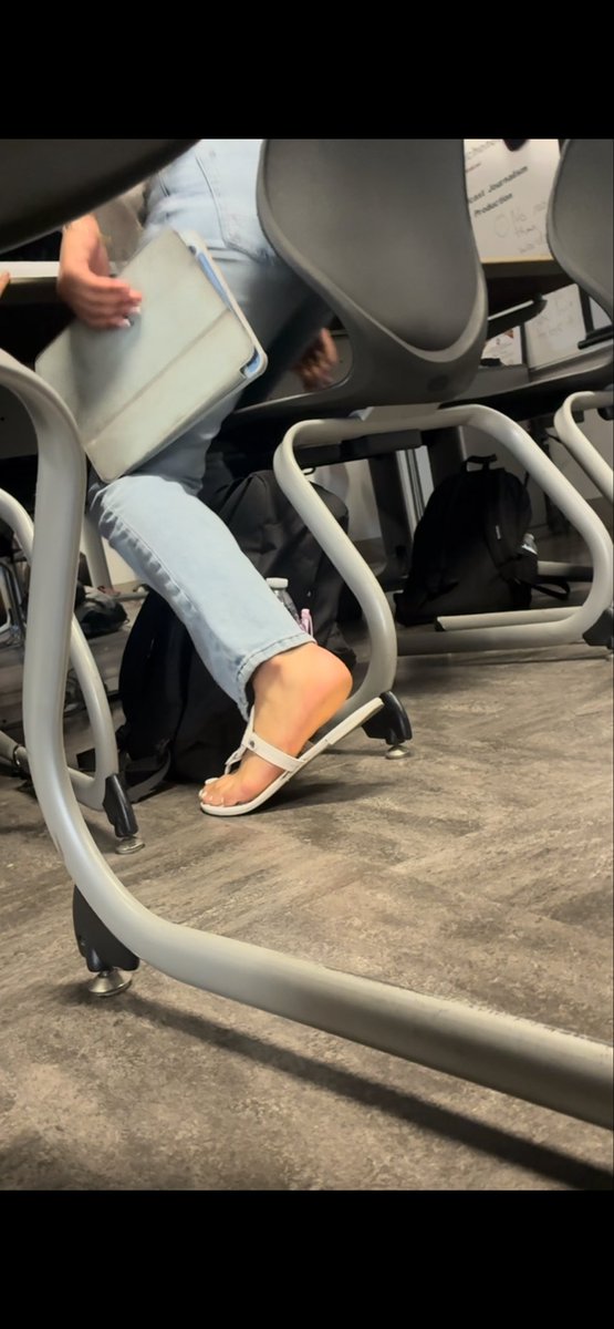 JaCKdsffs's tweet photo. Sister feet 
#chudai #candidfeet #candid #feet #toes #latina #torybirch https://t.co/OpZsN6MvXJ