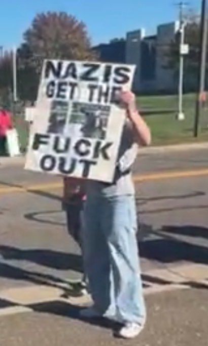 BubbyBlu29353's tweet photo. Do you know this woman? She assaulted someone today at a protest. https://t.co/6fK7CJZs9z