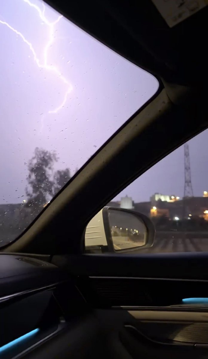 Nakoshiio's tweet photo. حوبة حقين السناب 

تم قيد مخالفة:
استخدام السائق بيده أي جهاز محمول اثناء سير المركبة
رقم الهوية:***
التاريخ:
2026-10-10
الوقت:
19:56
القيمة:
375 ريال https://t.co/bEtT2RJMeq