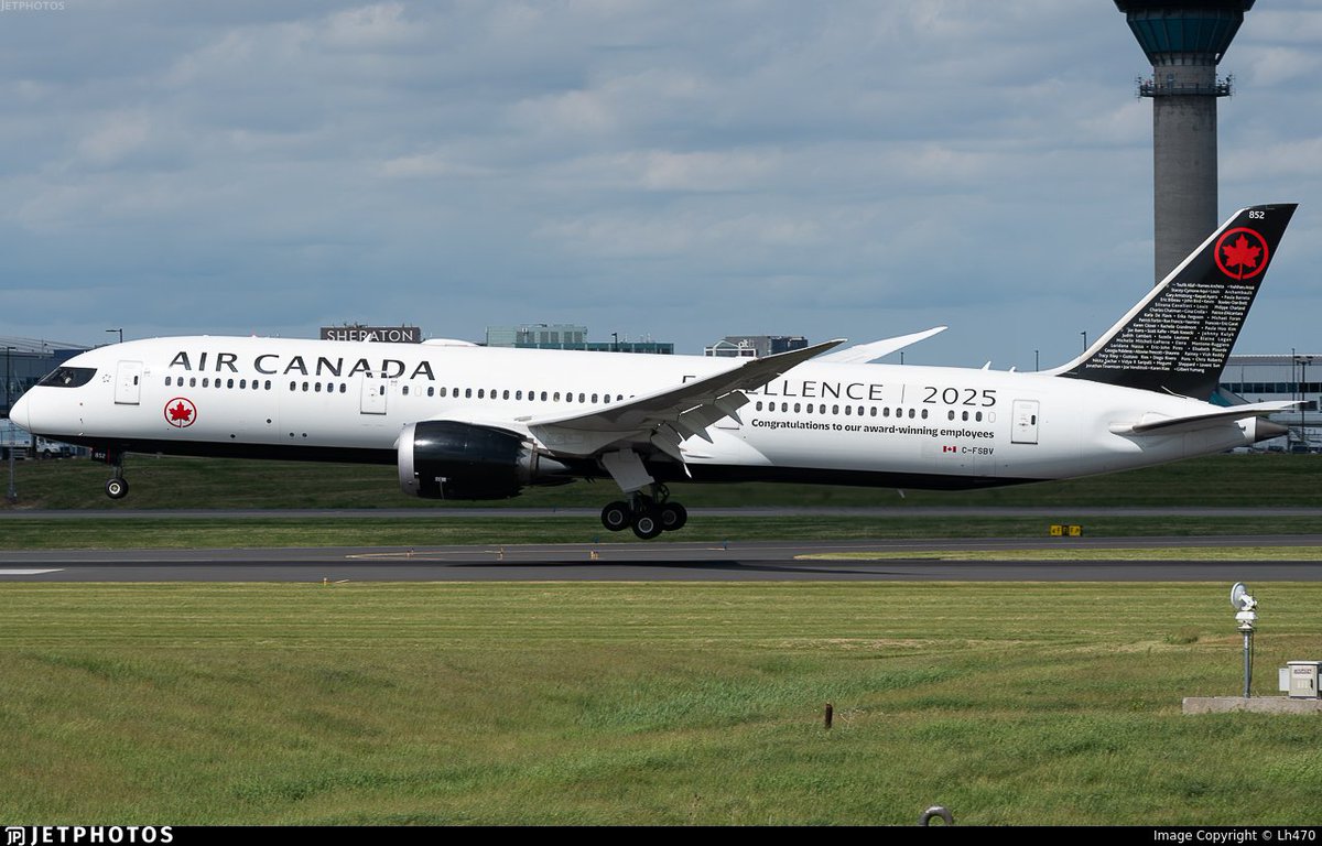 SpottersArg's tweet photo. 🇨🇦🇧🇷🇦🇷 Air Canada operó el vuelo de hoy a Buenos Aires proveniente de Toronto y São Paulo en el Boeing 787-9 Dreamliner con livery "2025 Employee Excellence". Llegó con 289 pasajeros, una ocupación del 97% https://t.co/xM83n7RLnV