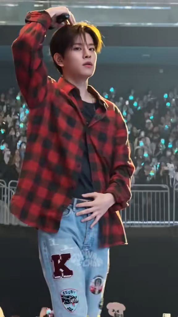 2minlurve's tweet photo. congratulations seungmin on your pregnancy. i hope its a girl 💞 https://t.co/sJMWMF4ERn