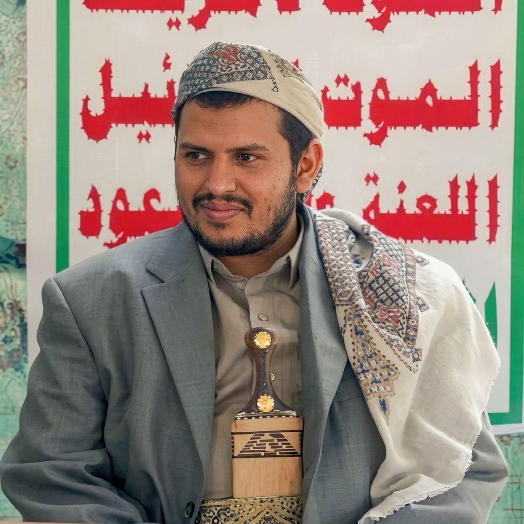 Tareq_2's tweet photo. حيثمـا سـرنا رؤوسـنا تناطـح السمـاء فخـراً بـك #يا_أبا_جبريل ! 

 وإني لأشفق لحال العملاء  الذين تصطدم رؤوسهم بكعب حذاء الســعودي الأمريـكي والإمـراتي الصهيوني https://t.co/0DOSow8sHy