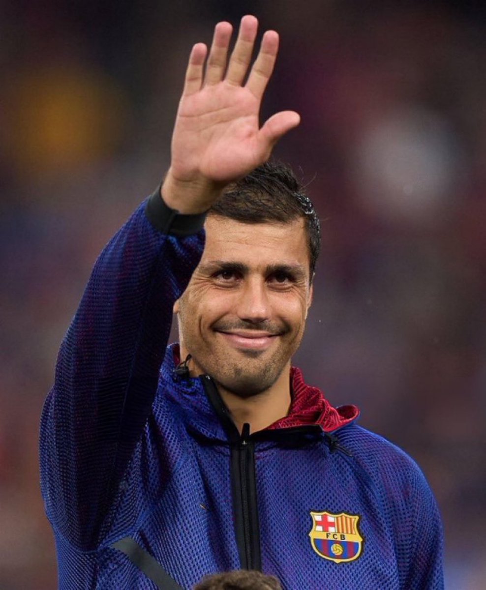 Capitano_M14's tweet photo. اشوف الانصاف بحق هذا الرجل قلّ

لازم في كل مباراة يكون محور حديث جميع البرشلونيه ، كيف اللاعب ذا قادر ينقل اي وسط نقله نوعيه 

والله بشكل حرفي هذا اللي تسميه حجر اساس ، وبوجوده كانك تلعب بـ5 لاعبين زياده عن الخصم 

ماشاء الله تبارك الله ، الله لا يضره https://t.co/hKwLjgUKyQ