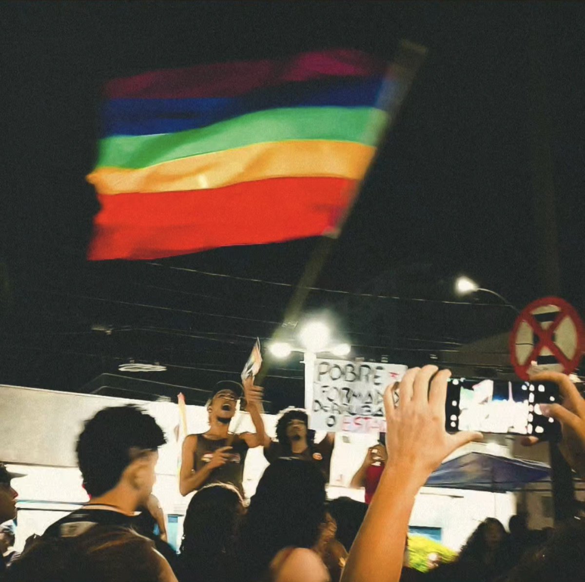 Shanelover1410's tweet photo. Não vão nos calar!! Dia 25 é 13 ⭐♥️ https://t.co/ihpyzsJFe6