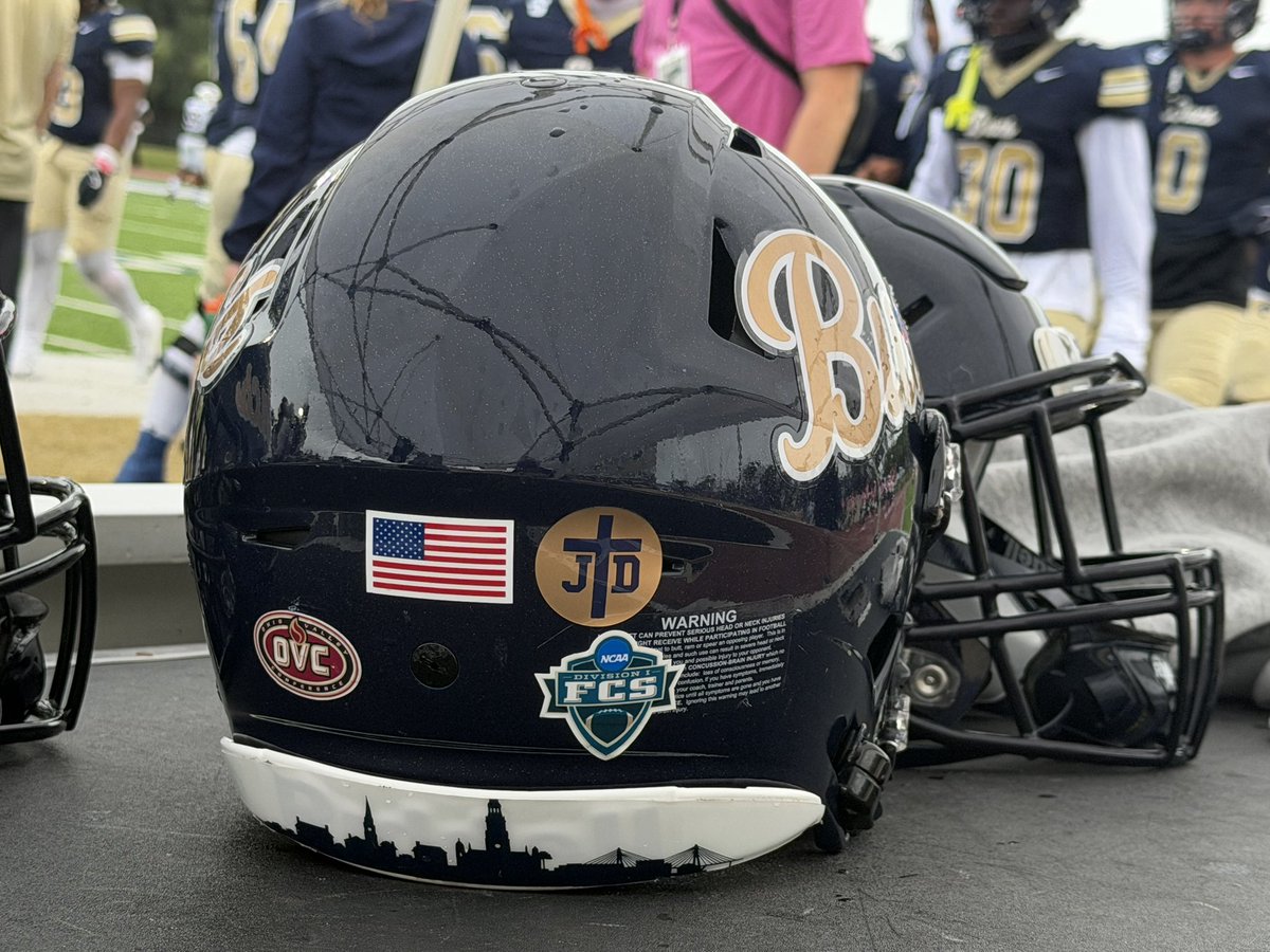 Carolina_Clash's tweet photo. Closer look at the @CSU_FB helmets 🏴‍☠️ https://t.co/XIbbWIPr5w