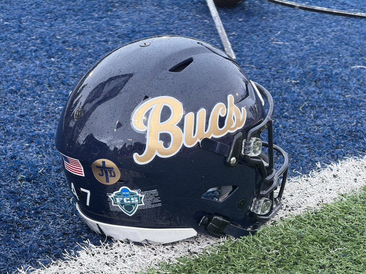 Carolina_Clash's tweet photo. Closer look at the @CSU_FB helmets 🏴‍☠️ https://t.co/XIbbWIPr5w