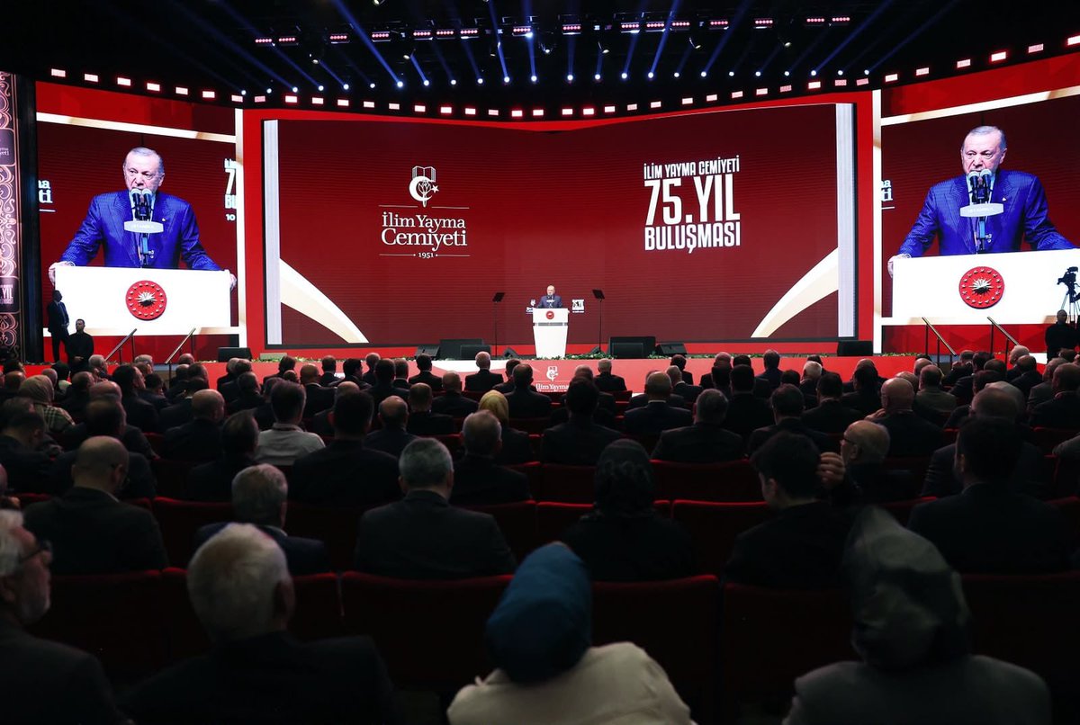 Can_Aksoy_'s tweet photo. Cumhurbaşkanımız Sayın Recep Tayyip Erdoğan’ın teşrifleriyle gerçekleştirilen İlim Yayma Cemiyeti’nin 75. Yıl Dönümü Programı’ndaydık.

75. Kuruluş yıldönümünde İlim Yayma Cemiyeti’nin bugüne ulaşmasında emeği olan ve katkı verenleri gönülden kutluyorum. Başarılarının uzun yıllar devamını diliyorum.