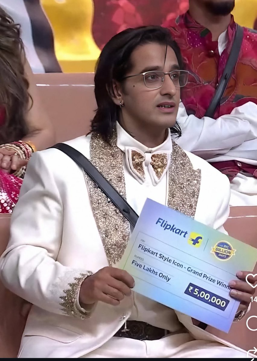 ZainAli1023278's tweet photo. Flipkart winning moment qazi Touqeer let's go another trophy Loading 

AUDIENCE CRAZE FOR QAZI

#QaziTouqeer https://t.co/4h7YD6Uaeg