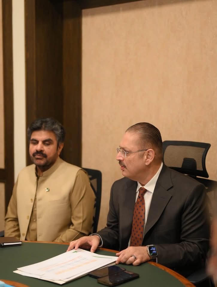 SyedKumailHShah's tweet photo. Attended a key meeting in Karachi alongside senior leadership of the Sindh government, to discuss Sukkur’s development, economic growth, and opportunities for international investment. Our discussions focused on unlocking Sukkur’s economic potential, expanding business opportunities, and attracting international investors to explore the city’s promising prospects.

@SyedNasirHShah 
@sharjeelinam 

#SKHS #Sukkur #SindhGovernment #Investment #BusinessOpportunities