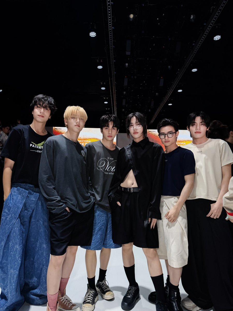 DICE_SONRAY's tweet photo. No.1️⃣ Supporters ร่วมส่งกำลังใจในโชว์ PAINKILLER Atelier Presented by Indorama Ventures BIFW2026 ✨

ขอบคุณ @PAINKILLER_ATLR ที่ชวนพวกเรามาเป็นทีม Front Row ให้กำลังใจเพื่อน ๆ และชมโชว์ดี ๆ แบบนี้นะครับ🤟🏻

#PAINKILLERxDICE 
#PAINKILLERatelier 
#pkaw26Rebloom
#IndoramaVentures
#SiamParagonBIFW2026
#DICE_SONRAY