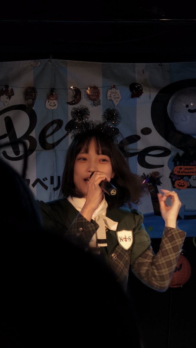 supermarioR5's tweet photo. ｺｳﾍﾞﾘ華金ライブ！
この日から12月のワンマン手売りチケットが販売開始されました。
早速、前方優先椅子席のチケットが結構売れて行きました。
#ｺｳﾍﾞﾘ #ワンマンライブ手売りチケット販売開始 https://t.co/J3zshoIk5o