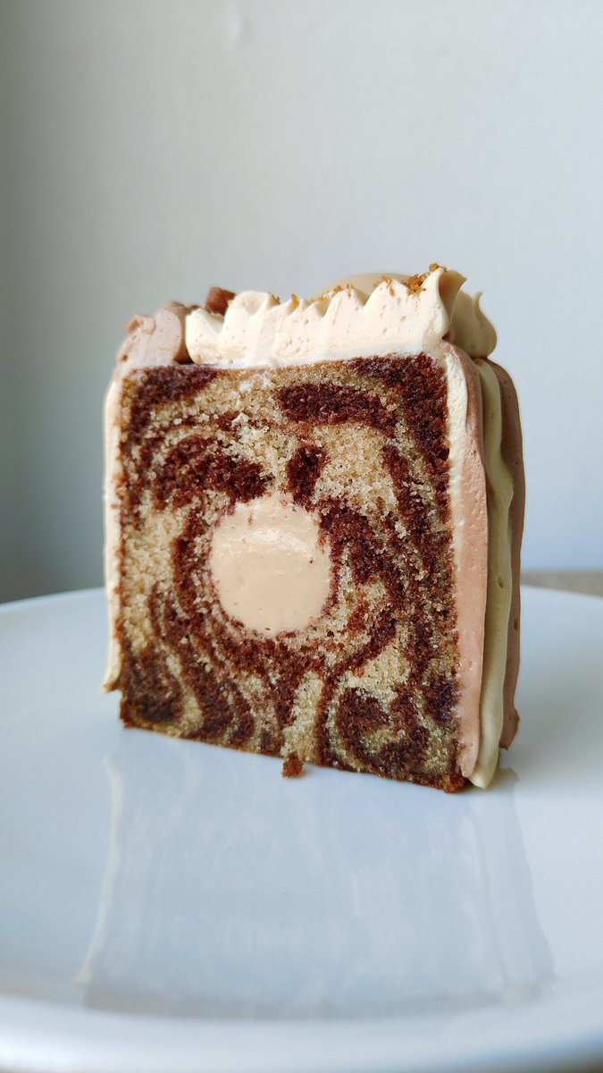 S_Flrs's tweet photo. Cake marbré chocolat spéculoos ! 👩🏻‍🍳🍫🤎

P'tite impro pour ce week-end et je suis satisfaite de moi, il était trop bon ! https://t.co/XOaRlgps0r
