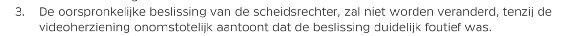 MariovanderEnde's tweet photo. Nogal wat vragen over VAR-ingreep bij strafschop #FeyAZ  volgens spelregels mag VAR alleen ingrijpen bij een duidelijk fout of ernstig gemist voorval mbt strafschop. Lijkt mij hier niet het geval als scheids. drie minuten moet speuren of hij wel fout zat terwijl er contact was. https://t.co/riUeobRV31