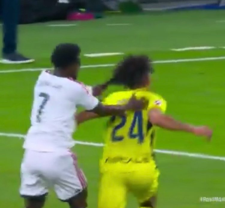 RmaDonyFC's tweet photo. Red Card                                                    Not even a
                                                                         Yellow card https://t.co/mWiudZMGyV