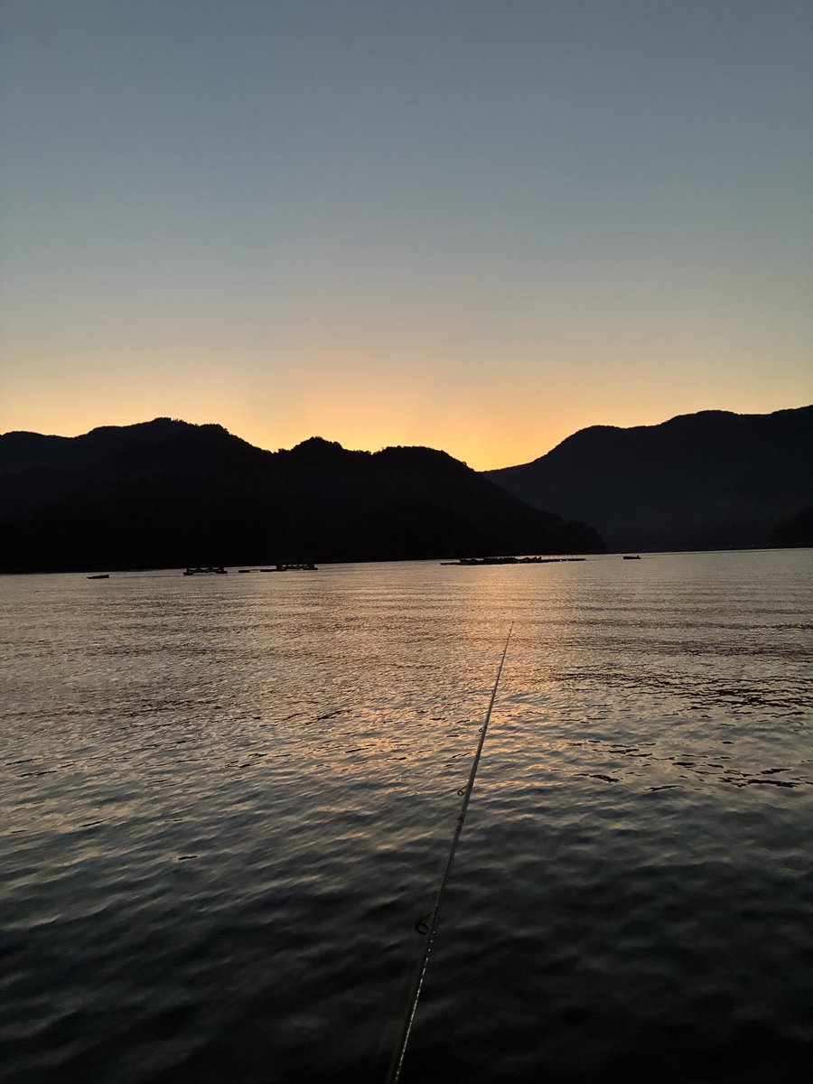 B9fXg0y8cyhGrHk's tweet photo. 家から５分で釣り🎣
これで釣れれば完璧（笑） https://t.co/Ym4jS2br74