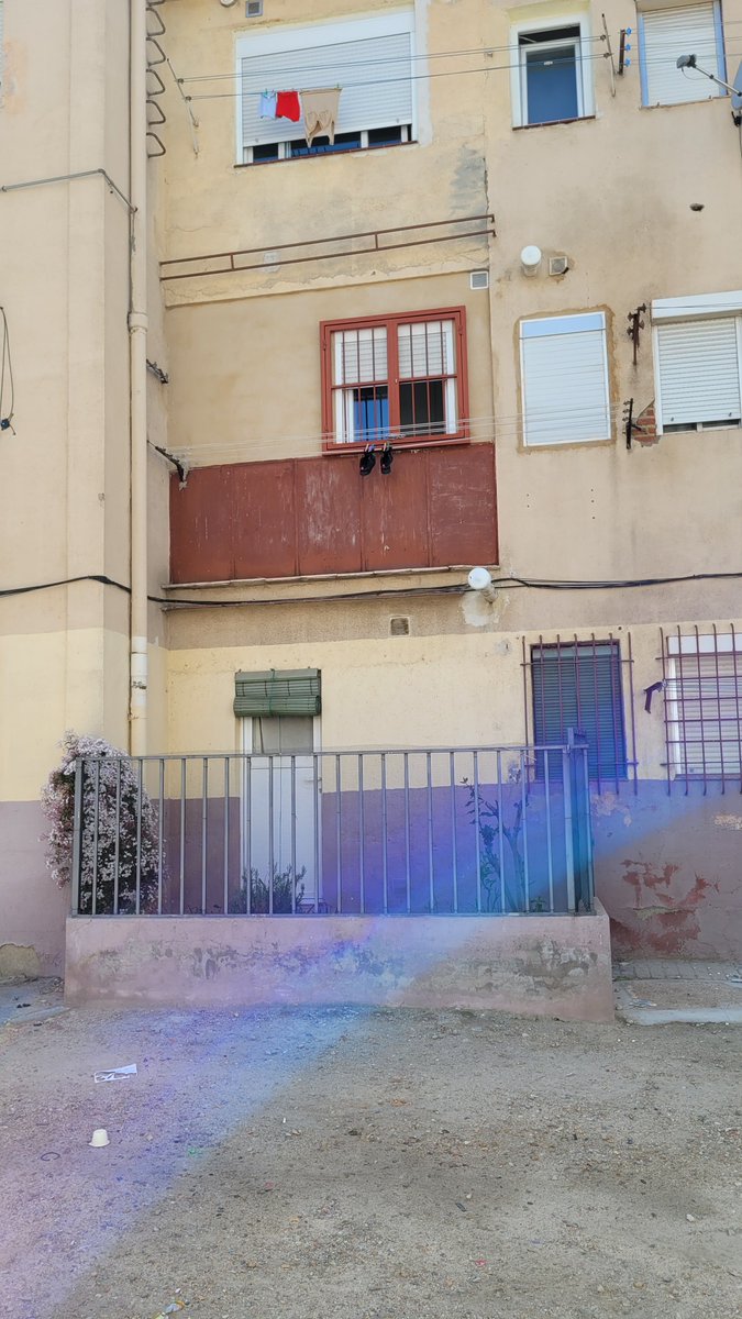 EvadeCespedes's tweet photo. @unchinodechina @JoseMGarrido Ya ves tú! Que barbarie, pagar 2.000€ al mes, que son los 24.000€ anuales que dice, que ¡PAGA! muy importante, no es ocupa.. les parece mal, cuando los Progres de Podemos, están alquilando pisos de 38 m2, por 800€ y encima declarados en ruinas.. eso sí es especular https://t.co/WI2IVhSawd