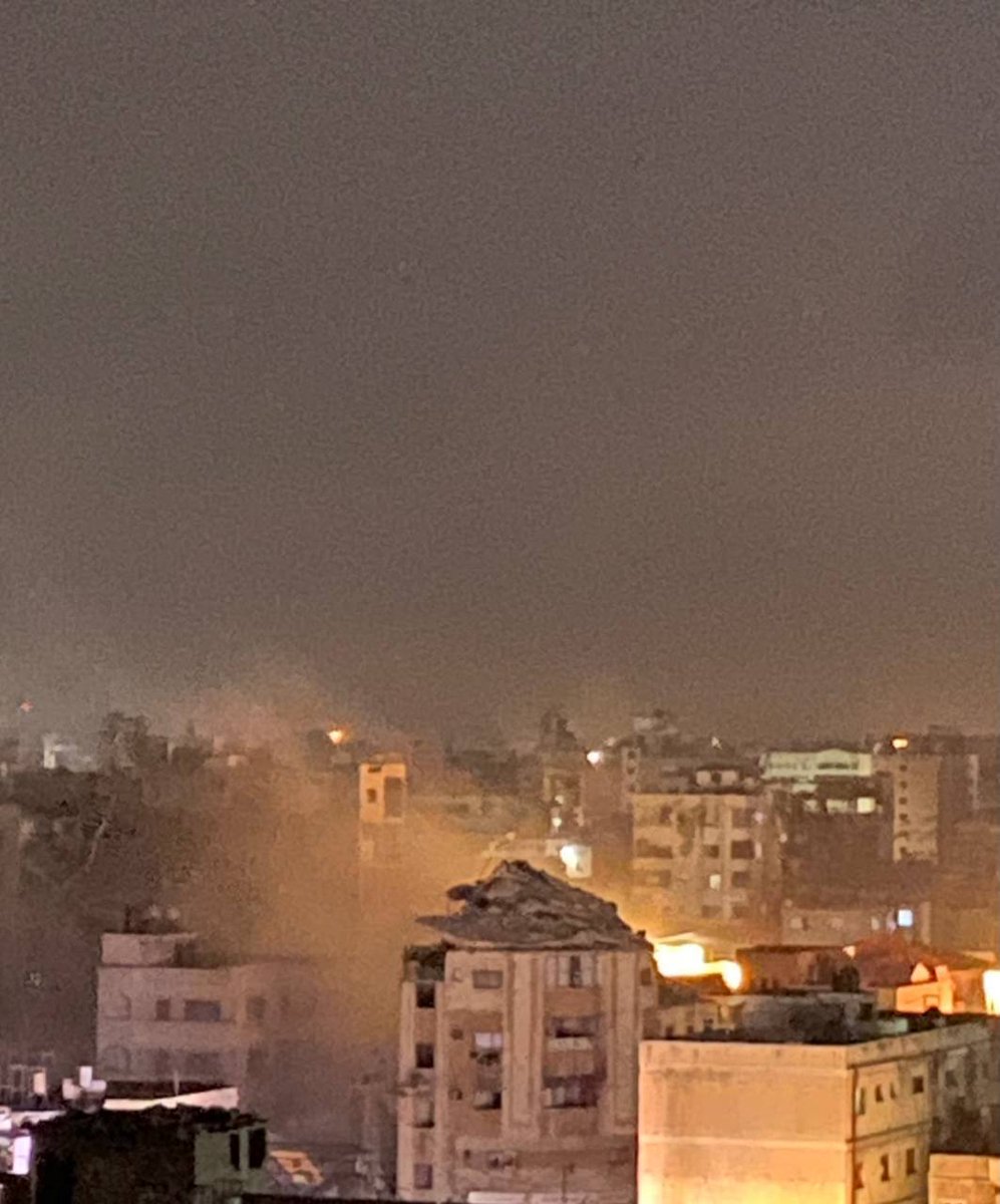 medya3tr's tweet photo. 🚨 SONDAKİKA 

İsrail savaş uçakları Gazze'yi bombalıyor. https://t.co/hXruMp56tu