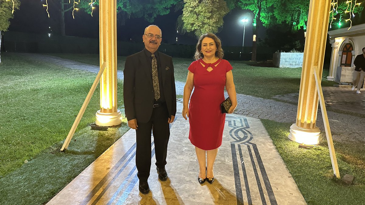 muzeyyensevkin's tweet photo. Sevgili Funda ve Zeki Akpınar’ın kızı Burcu ile Diren çiftinin düğün törenine katıldık.
Genç çiftlere ömür boyu mutluluklar dilerim. https://t.co/DaG0lvNLHi