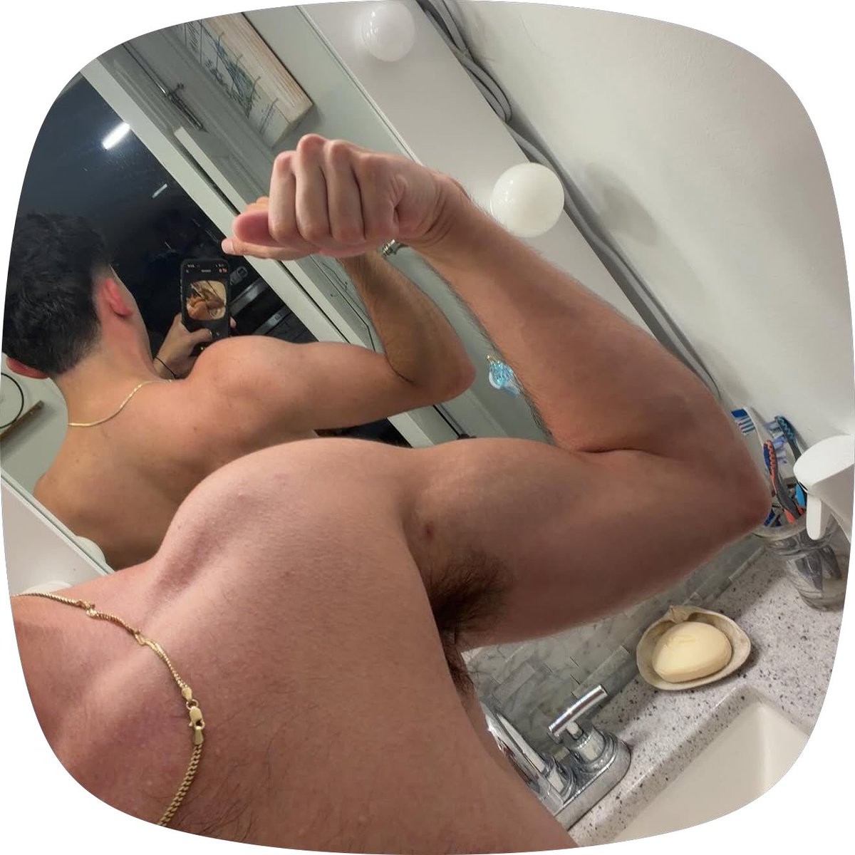 znakejpg's tweet photo. instants #mlm #latino #armpits #pits #gay #nsfw https://t.co/8HXNktSfzu