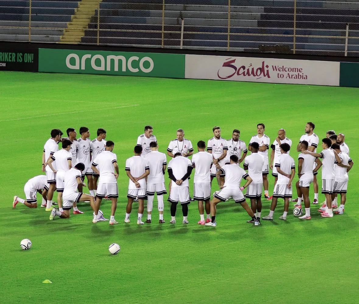 matiripoll22's tweet photo. ¡Gracias por todo! 5 meses en un club hermoso y un país soñado con la gente muy amable y apasionada por este deporte, es difícil asemejar este momento queda un poco de sabor amargo e inconcluso pero uno como cuerpo técnico siempre sabe que está expuesto a los resultados. https://t.co/mtv9tLXHez