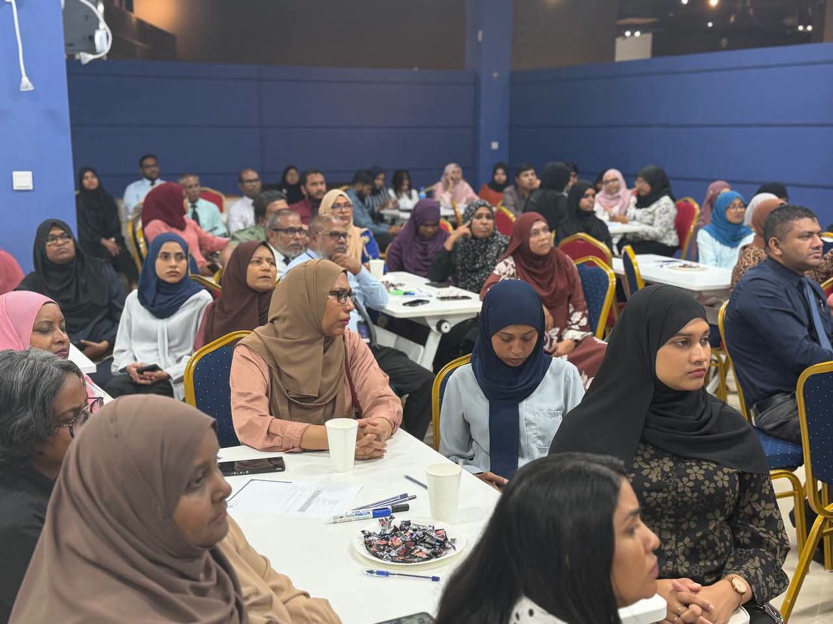 javaabumv's tweet photo. Last Thursday, our CEO @MohamedXylam facilitated an “AI Basics for Efficiency” session for @MoDLCH under our @cscmaldives MoU in collaboration with @CSTImv.

The session covered common AI tools including @DhivehiGPT.

👉Read more
https://t.co/P8ZGmSID15 https://t.co/voGM3He84H
