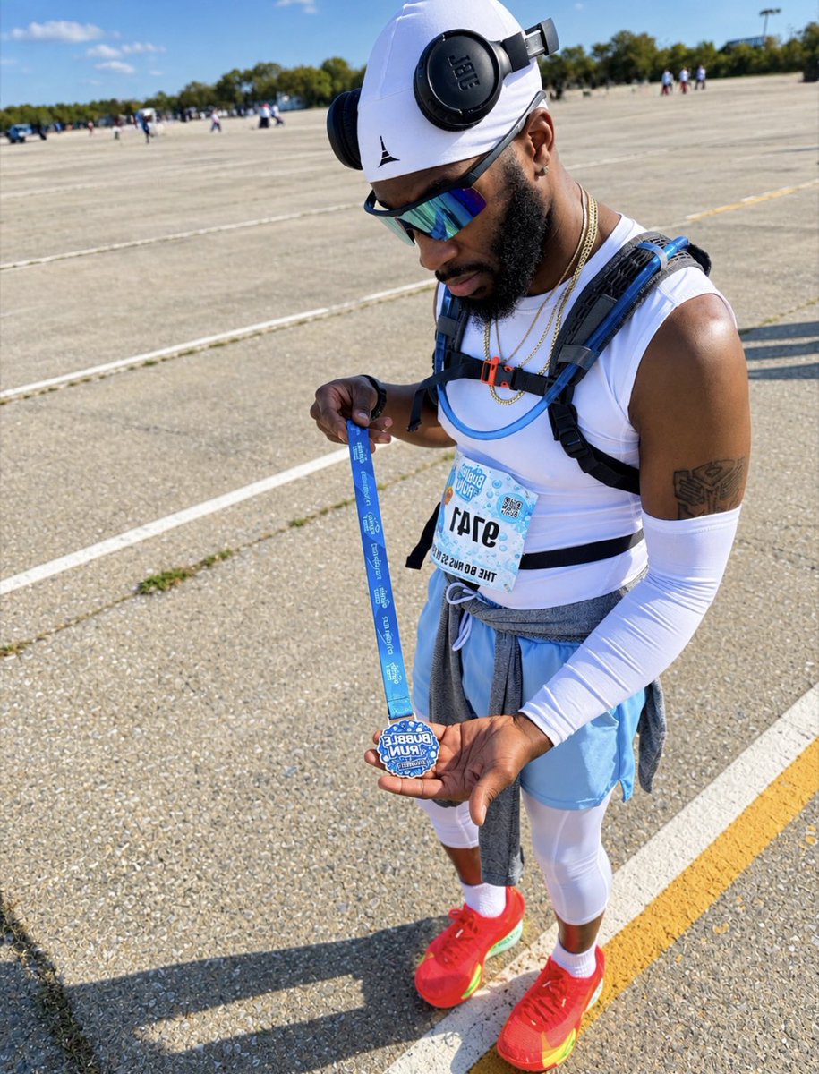 TheRealFrogeezy's tweet photo. This feeling never gets old 👑🥇 https://t.co/p6kuGtXH8o