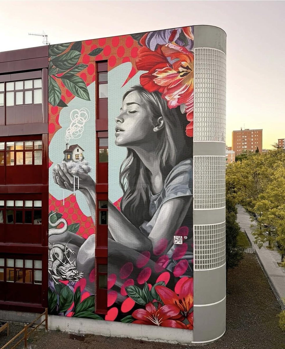 Imagein8's tweet photo. Some day in my dream home! 📸 streetart 
#streetartdaily #publicart #mural #cityart https://t.co/BYsm61lmu7