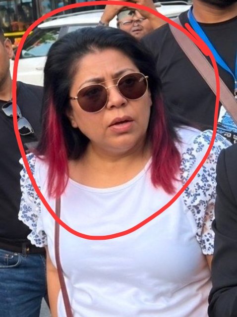SandyAgrawal's tweet photo. @The_NikhilB This is the Bastard Lady PIG who pepper sprayed on this Nationalist Sister whose name is @mouleeeeeeeee, Please file FIR on this lady. @DelhiPolice please arrest. https://t.co/6EyFm2z5ns