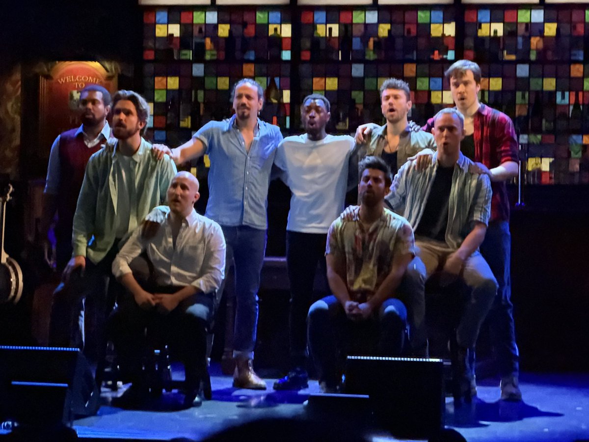 TimLeics's tweet photo. Such a great show! Still smiling and singing. Can’t wait to see it again! #choirofman https://t.co/2uhEAohCN9