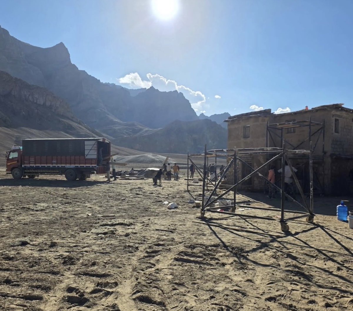 NishantADHolic_'s tweet photo. #CHAUHAAN shoot begins tomorrow in Ladakh!💥🧨❤️‍🔥🧨 https://t.co/MQGgst8jL2