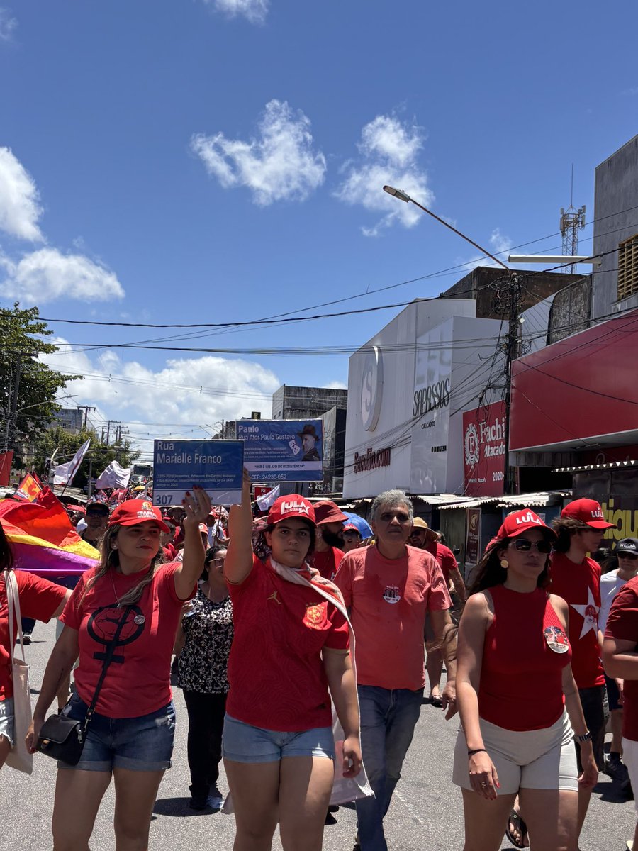 lohranaz's tweet photo. RN com Lula ❤️⭐️ https://t.co/oGc01HhmGQ