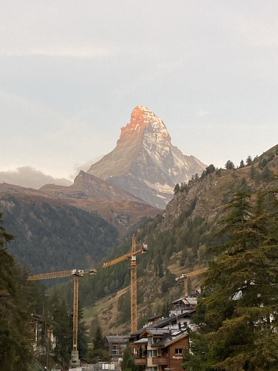 yamano_k_anata's tweet photo. 朝焼けマッターホルン⛰️
#Zermatt
#Matterhorn https://t.co/52nQlgsdvF