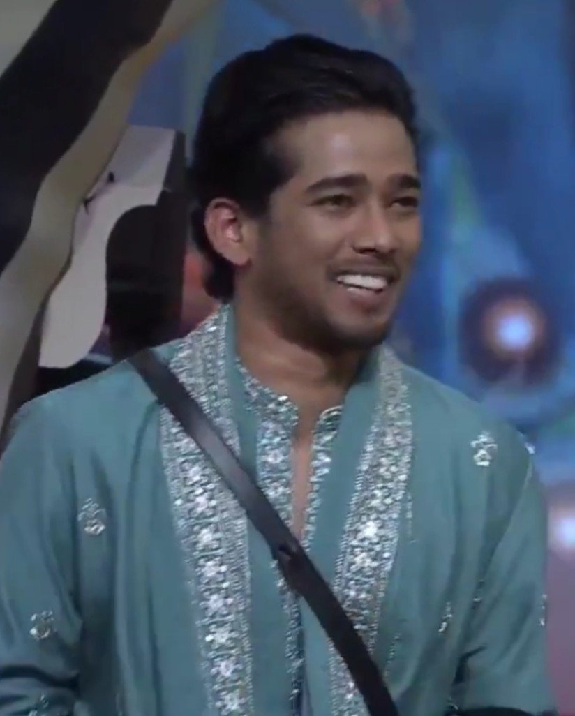Jannat18180's tweet photo. Bigg Boss ka real king

BADSHAH OF IGC SCOUT OP https://t.co/P4jWGVgTzm