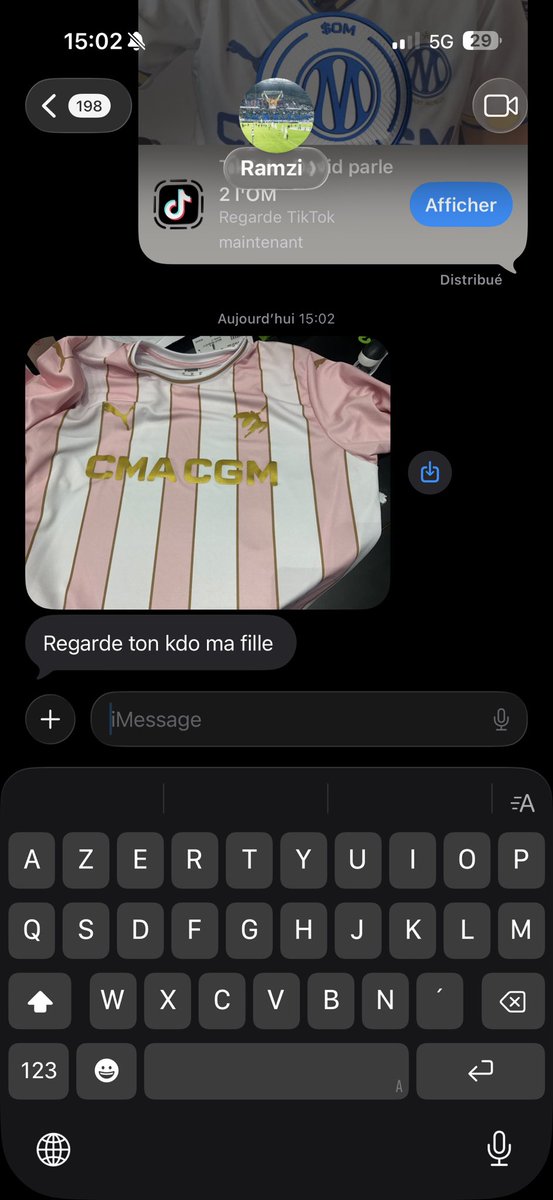 yassou_1383's tweet photo. Mon père c’est vraiment l’homme capable qu’il pense être comment vous voulez que je me marie svp 🤧🤧 https://t.co/IuPVHKaOS7