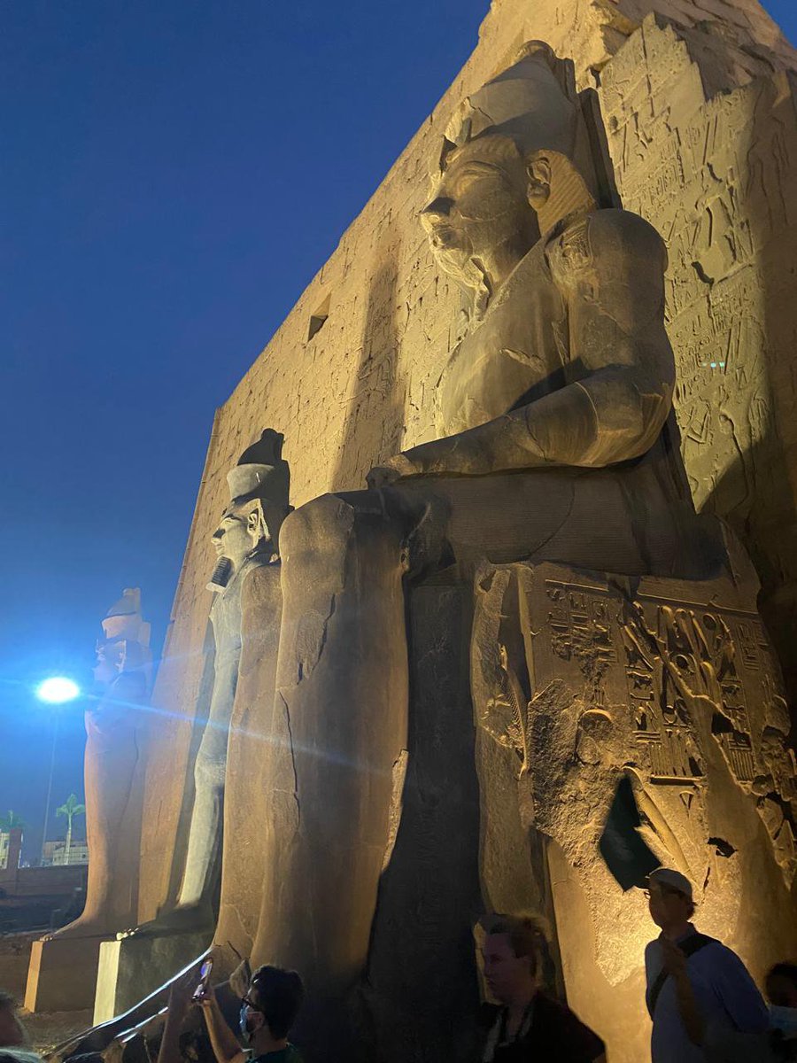 Turismo_Estilo's tweet photo. 🇪🇬 RAMSÉS II LLEVA 3,200 AÑOS DE PIE
Sin grúas, sin acero, sin software: solo piedra, cincel y una civilización que entendió que la belleza también se construye para durar. Sobrevivió a la arena, a las guerras, a los siglos. Hoy sigue ahí, recordándonos de lo que es capaz el ser humano cuando aspira a algo más alto que él mismo.
Esa es la belleza que vale la pena seguir difundiendo: la que no caduca.
Propuesta corta para Perseus: seleccionar y compartir 1 pieza verificada al día —patrimonio, naturaleza, oficios— sin texto sobre la imagen. Que hable sola.