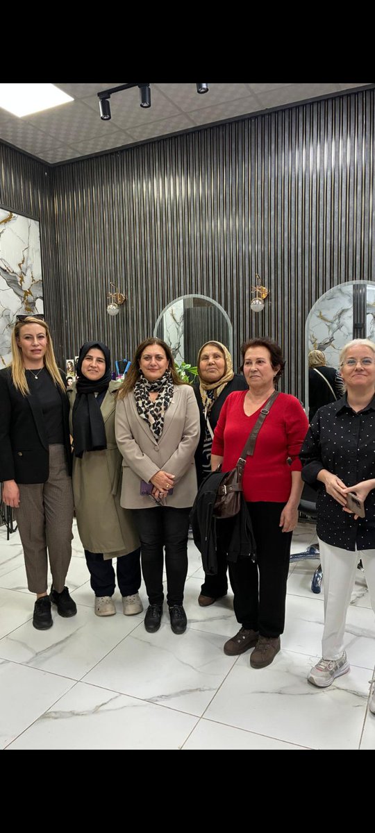 Melekcoskunn4's tweet photo. Yeni Parti Şanlıurfa il Kadın Kolu başkanlığı olarak Maşukta esnaf ziyareti yaparak sahaya indik .Emeğin Üretimin sahbetin yanındayız. @drasukaya @avMahmutTanal @bozansürücü @Yenipartişanlıurfailbaşkanlığı https://t.co/OrBTMYX8wh