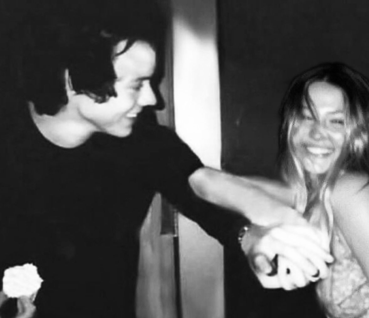 burpbunny's tweet photo. halston &amp; aven 🍒🚬❤️‍🩹

i’ve never made a manip before so nobody can judge me ok https://t.co/wYYNQhRR5x