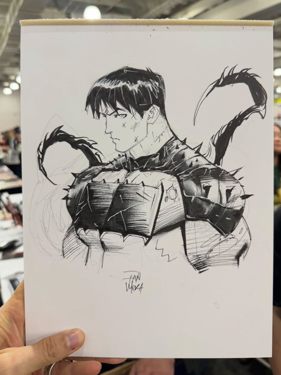 dcuworld's tweet photo. Discowing and Absolute Batman by Dan Mora! https://t.co/MnYHBzrMaJ