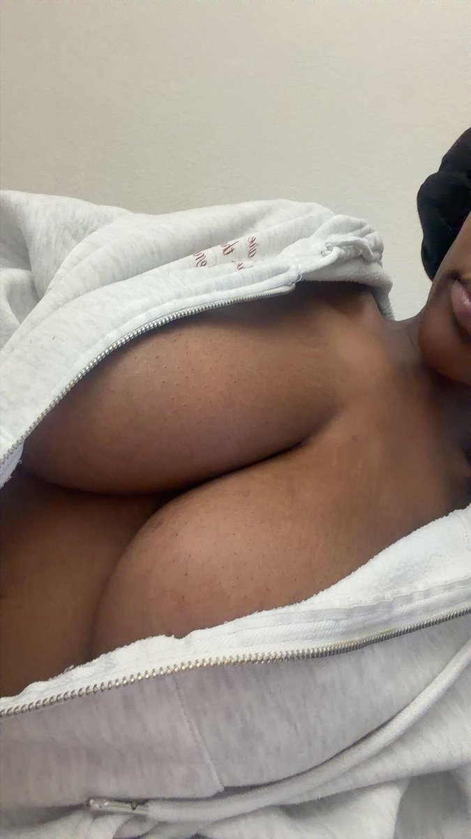 Prettykitt55879's tweet photo. Heyy I miss yall https://t.co/a3TiYl7hJT