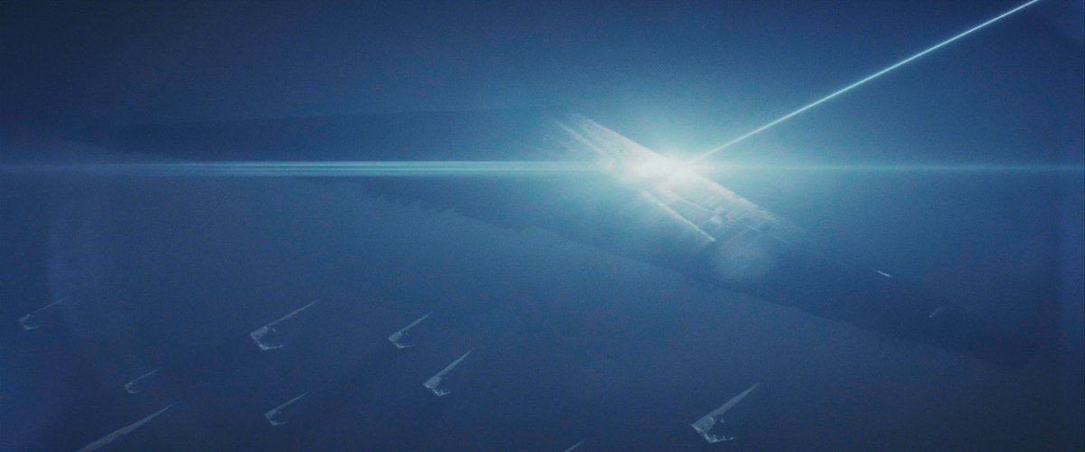 SWshotbyshot's tweet photo. Star Wars: The Last Jedi - shot 2081 https://t.co/nXicsTQ5nK