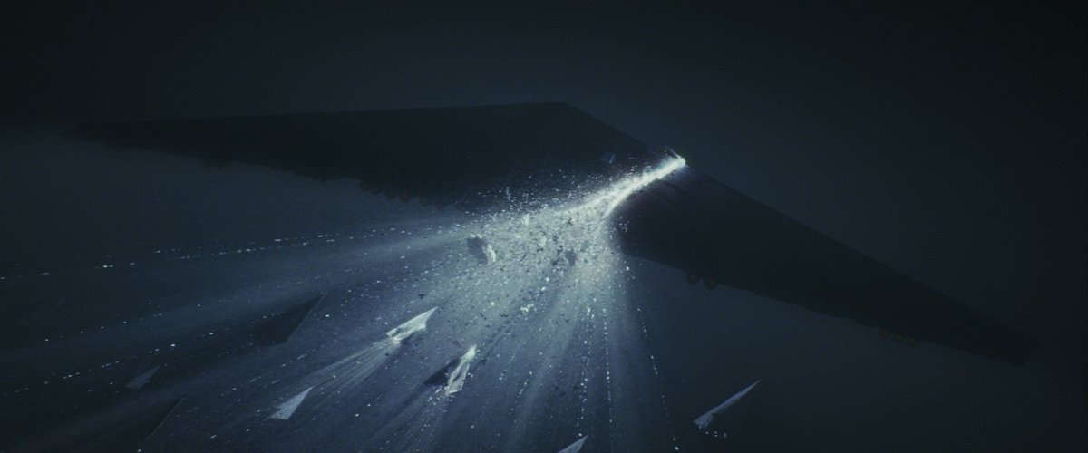 SWshotbyshot's tweet photo. Star Wars: The Last Jedi - shot 2081 https://t.co/nXicsTQ5nK