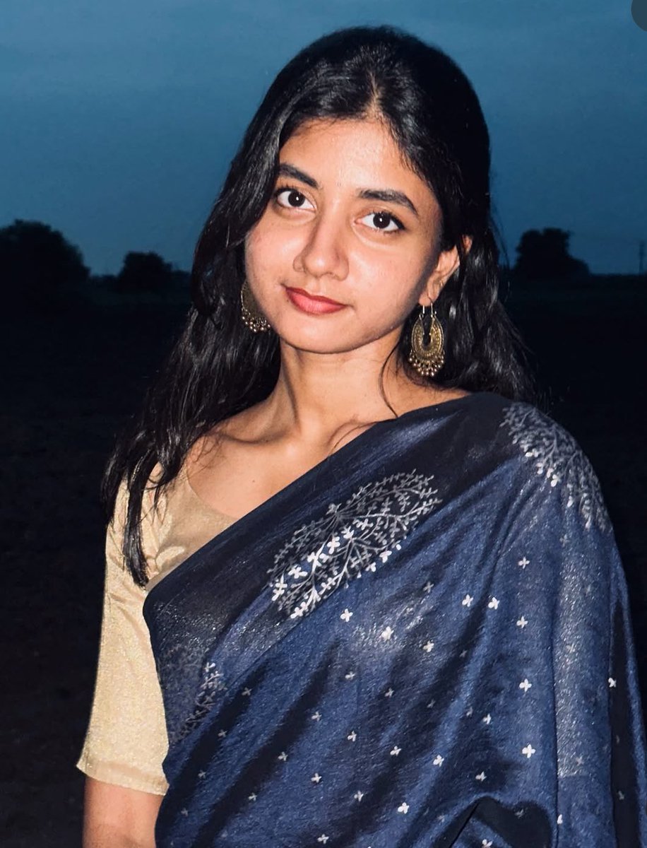 HornyTsubasa's tweet photo. Underrated Insta mundaigal - Lavanya 

How can you not devour this slim bitch 😘😘😘🔥🔥🔥 https://t.co/xfba9Zz3Oc
