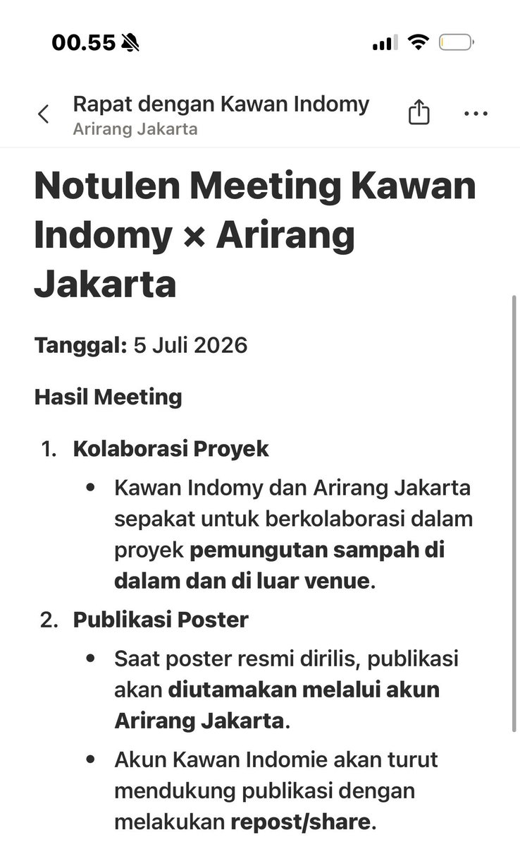 ArirangJakarta's tweet photo. Halo ARMY, kami dari Panitia ARIRANG Jakarta Project ingin menanggapi pernyataan pengunduran diri Kawan Indomy terkait kegiatan Jejak Bersih. Kami menghormati dan menerima keputusan tersebut. Sejak awal pertemuan, kesepakatan kerja sama antara ARIRANG Jakarta Project dan Kawan Indomy memang berfokus pada Jejak Bersih saja, sebagaimana tercantum dalam notulensi yang kami lampirkan pada gambar di bawah ini. 

Kami berencana membantu penggalangan donasi agar Jejak Bersih dapat terlaksana, namun kami mengakui bahwa fokus kami terlalu tertuju pada project utama, yaitu penggalangan dana Handbanner, sehingga komunikasi kepada Kawan Indomy tidak berjalan sebagaimana mestinya. 

Kami sama sekali tidak bermaksud bersikap tidak transparan, karena seluruh bentuk dana dan pelaporannya sudah kami bagikan secara terbuka kepada publik. Meski begitu, kami sangat memahami kekecewaan dan kekhawatiran Kawan Indomy yang mempertanyakan soal komunikasi yaitu terkait donasi Jejak Bersih dan belum mendapatkan jawaban yang baik dari kami dalam waktu yang lama, dan hal ini menjadi bahan evaluasi besar bagi kami. 

Jujur, rasa kecewa juga muncul di pihak kami setelah pernyataan ini dirilis, karena kami sudah berusaha menjelaskan alasan kami dengan baik, menyayangkan pernyataan ini bisa menjadi bola liar bagi ARMY yang bukan bagian dari internal Project ini, yang seharusnya bisa diselesaikan secara internal tanpa menyudutkan salah satu pihak. Namun, kami tetap menerima keputusan Kawan Indomy. Seperti pesan yang telah kami sampaikan kepada tim Kawan Indomy secara pribadi, kami tetap akan mendukung project mereka dalam menggerakkan kebersihan setelah konser nanti. Terima kasih atas pengertian dan dukungan seluruh ARMY. 💜