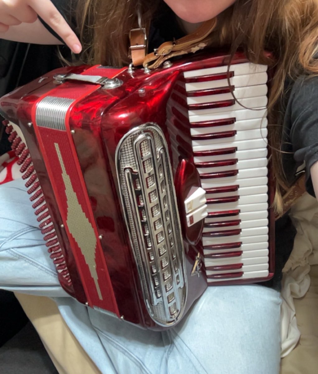 choralclock's tweet photo. It’s hit me that socializing has become incredibly difficult because I get too scared of looking like an idiot to reach out😭😭 so how do I combat my social phobias? 

By buying an accordion and hoping it gives me newfound chalant-ness and if not then at least I have an accordion https://t.co/Faojpmsqt3