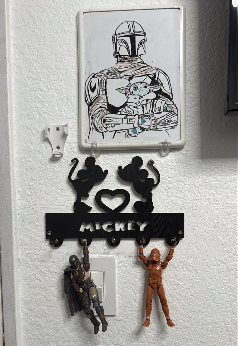 Akela__99's tweet photo. my room decor https://t.co/Ac9E2GyX7b