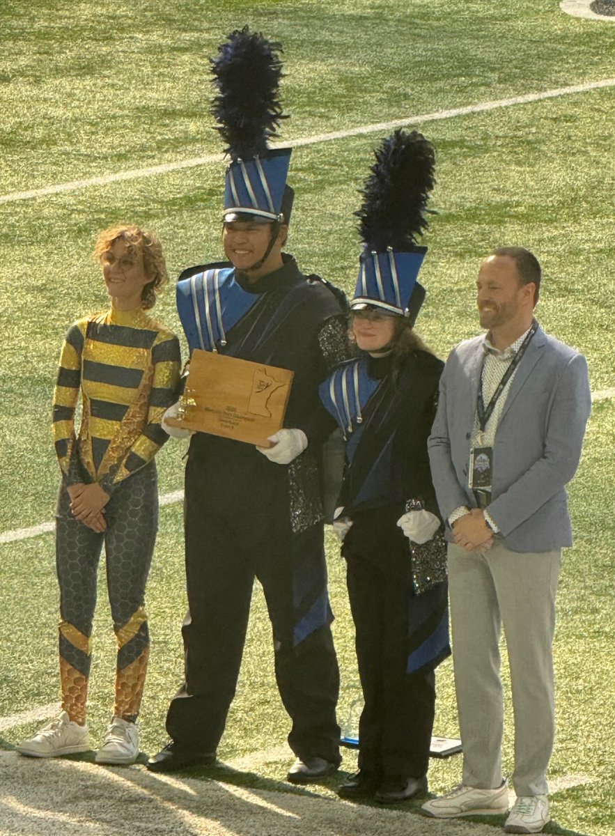 TonkaSkippers's tweet photo. π¨ MARCHING BLUE TAKES 3rd PLACE AT YOUTH IN MUSIC STATE TOURNAMENT!
βοΈπ₯π· Minnetonka Marching Blue captured 3rd Place today at the Youth in Music State Tournament at U.S. Bank Stadium #Way2Go
π₯ Marching Blue also won the Outstanding Percussion award! https://t.co/CeIbggVSUz