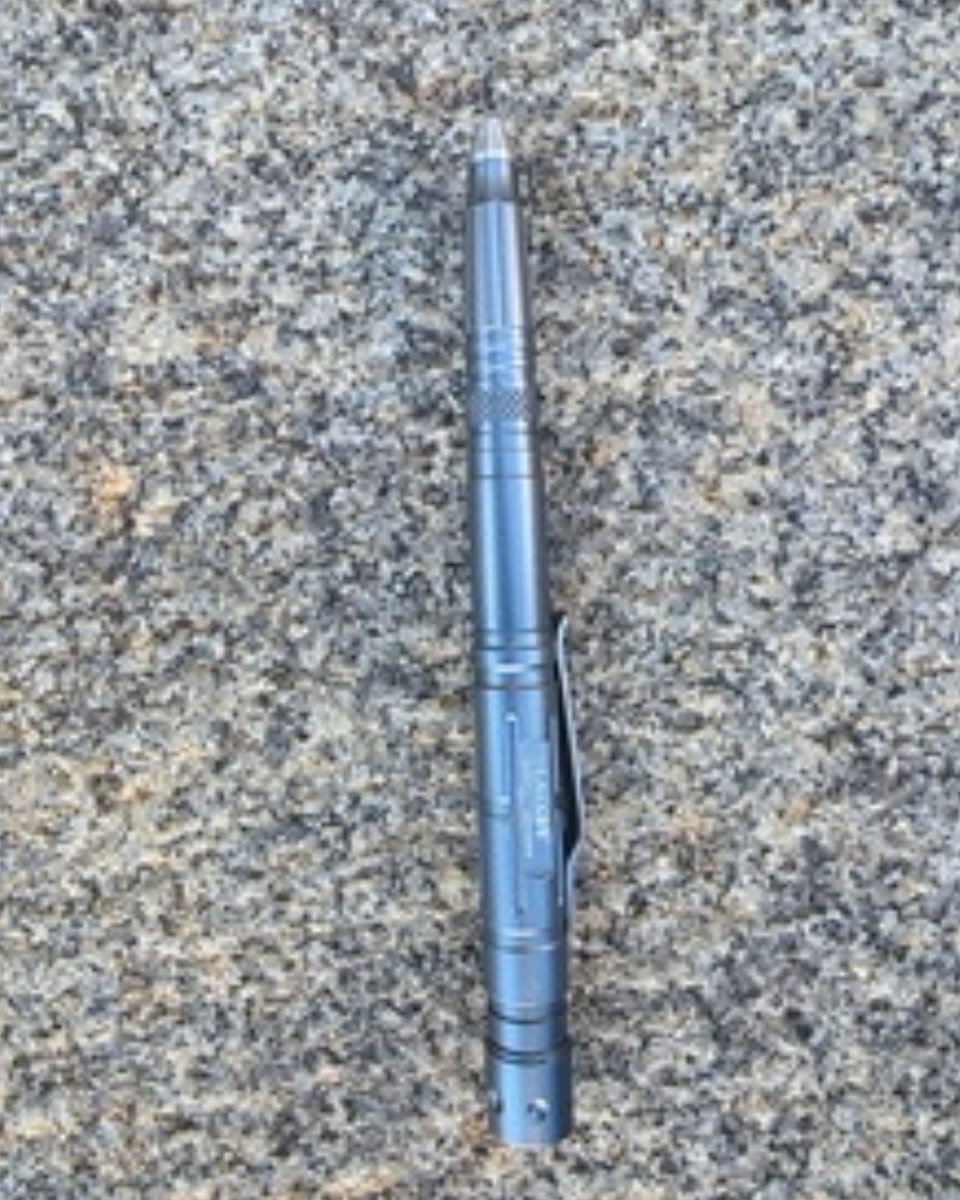 DCSheriffNE's tweet photo. 🚨Courthouse Security Reminder 🚨

For the safety of everyone who enters the downtown Courthouse and Civic Center Complex weapons, of any kind, are strictly prohibited. 

This week, Entrance Screening Officers at the Hall of Justice recognized a pen knife on the scanner belt. Please let this serve as a reminder to double check your belongings before you arrive at the Complex.